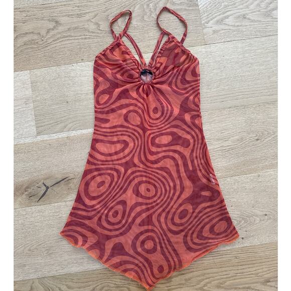 PrettyLittleThing - Swirl O Ring Mesh Mini Beach Dress in Burnt Orange - Picture 1 of 4